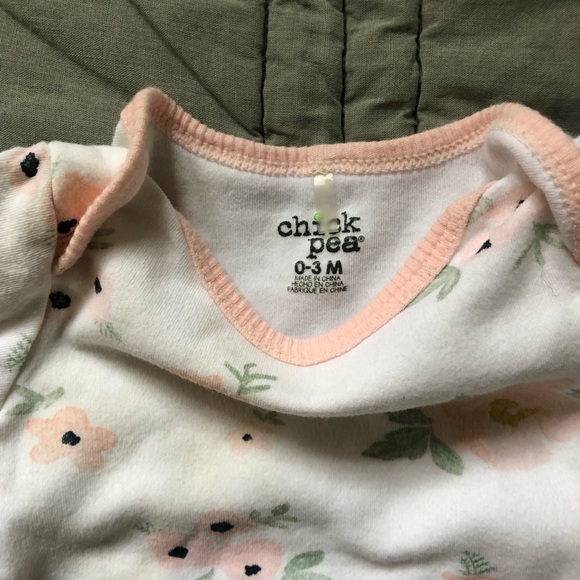 Chick pea onesie - Picture 2 of 2